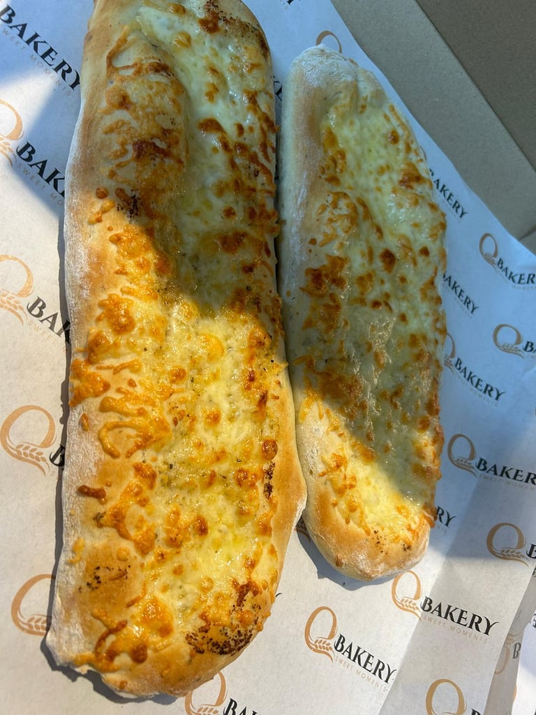 خبز بالثوم والجبنة